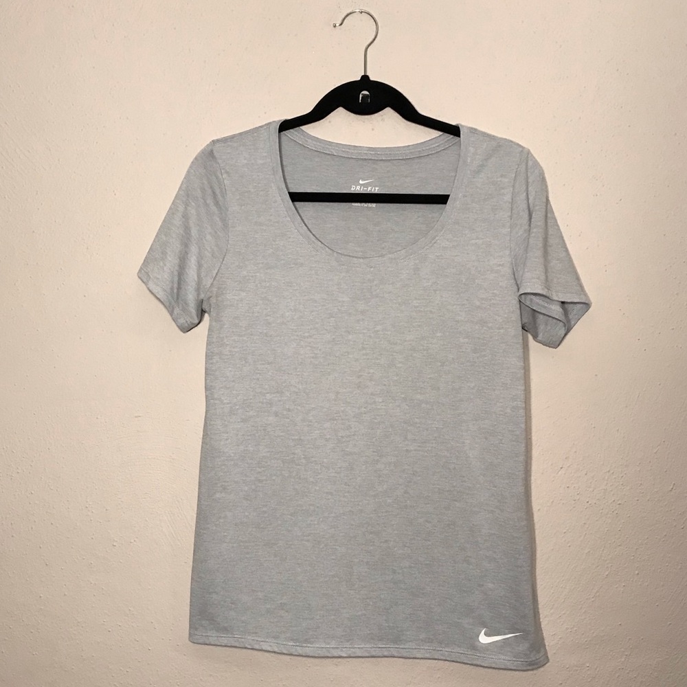 Nike women’s shirt
